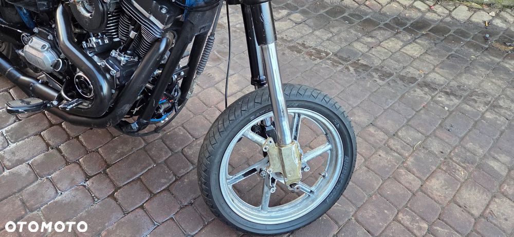 Harley-Davidson Dyna Street Bob - 6