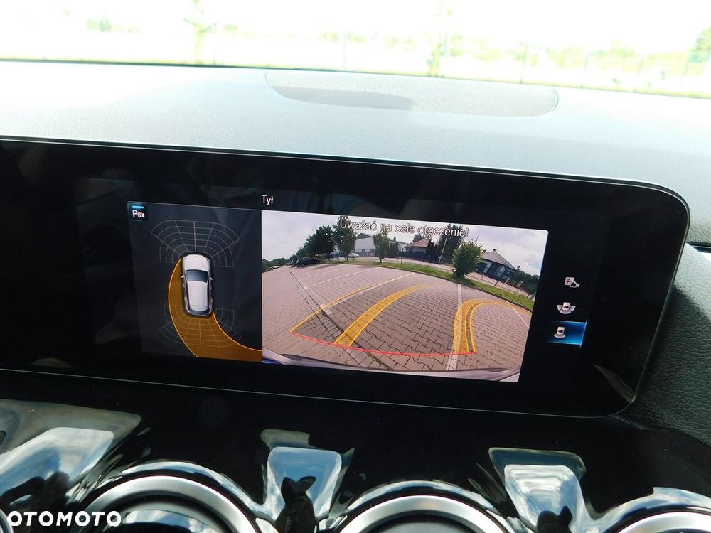 Mercedes-Benz GLA - 18