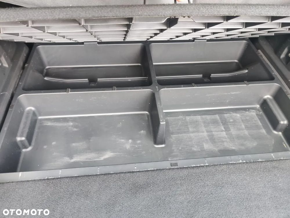 Toyota Corolla Verso 1.6 Sol - 34