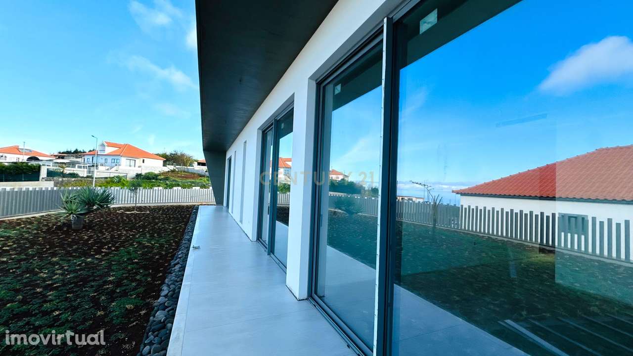 Luxuosa Moradia Nova na Calheta, Ilha da Madeira - Grande imagem: 4/31