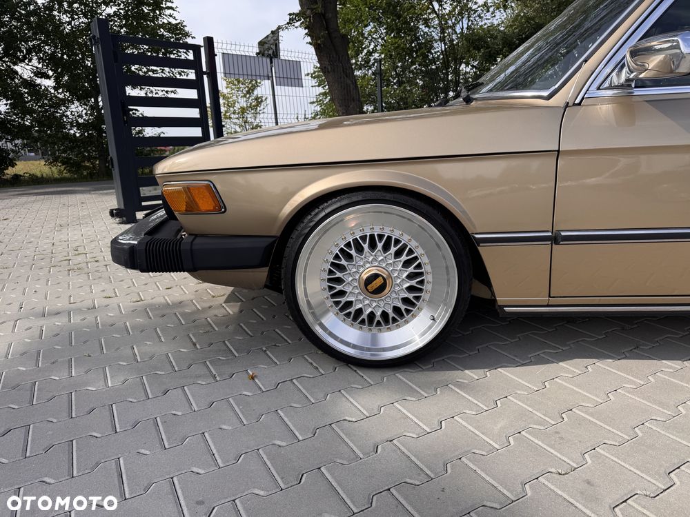 BMW Seria 5 528 i - 9