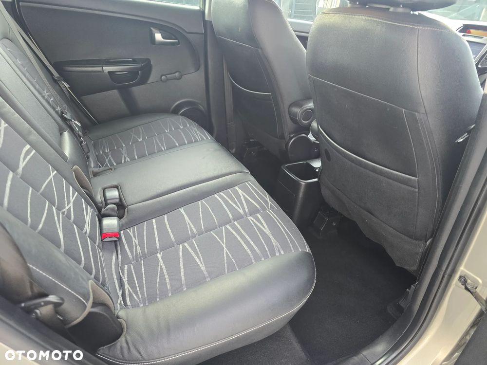 Kia Venga 1.4 CVVT Business Line - 13