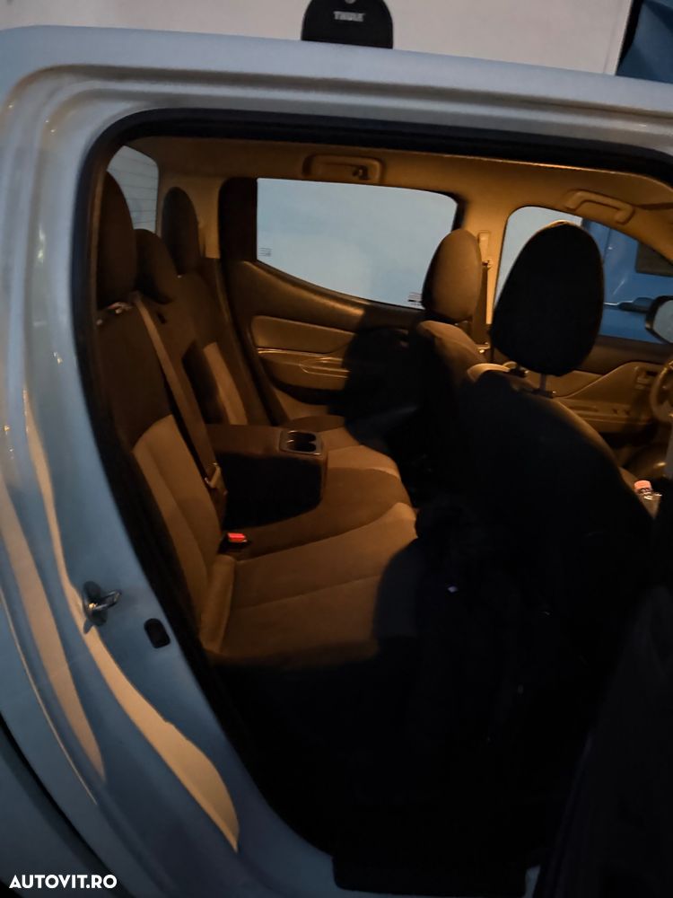 Mitsubishi L200 Double Cab 2.4 DI-D M/T Intense - 35