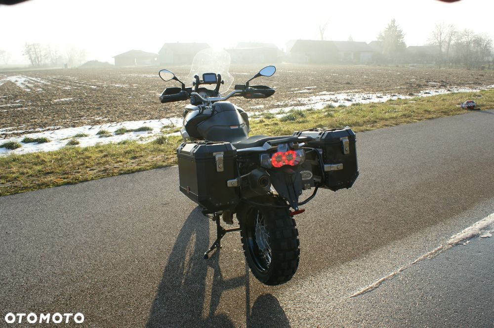 Moto Guzzi Stelvio - 10