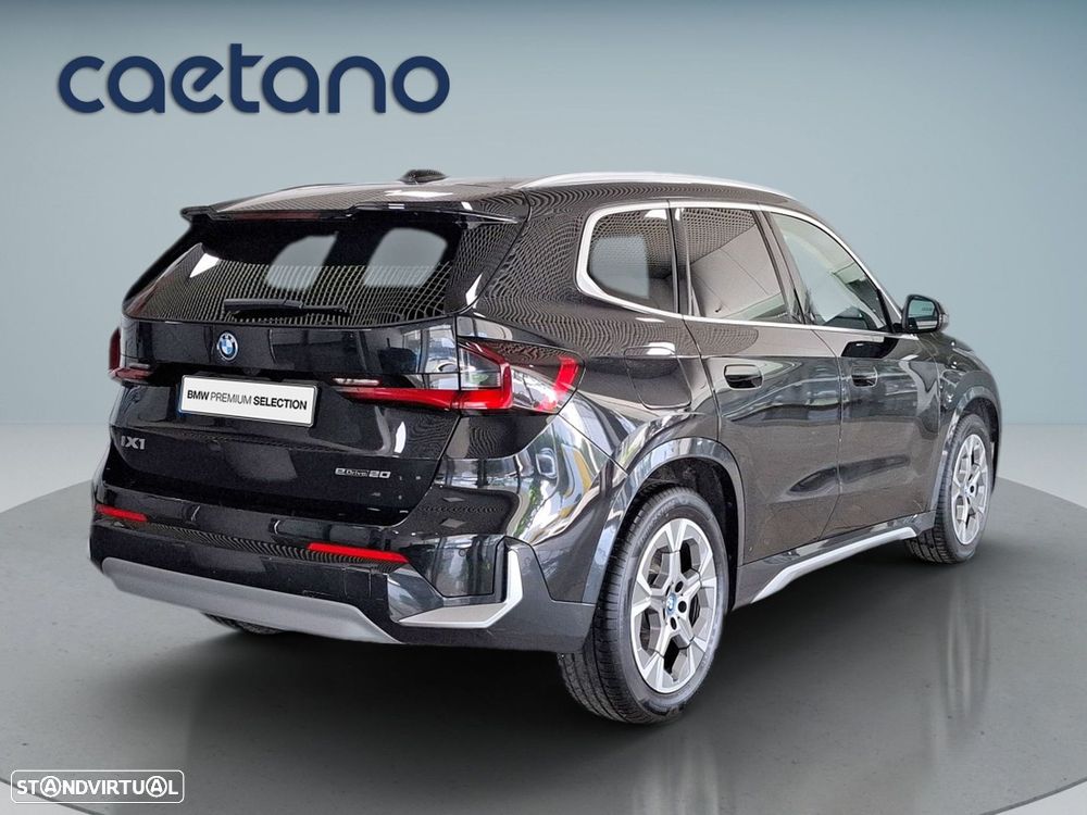 BMW iX1 eDrive20 - 8