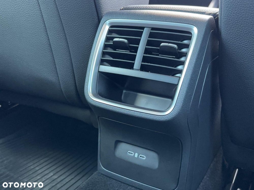 Skoda Octavia 1.5 TSI mHEV Selection DSG - 20