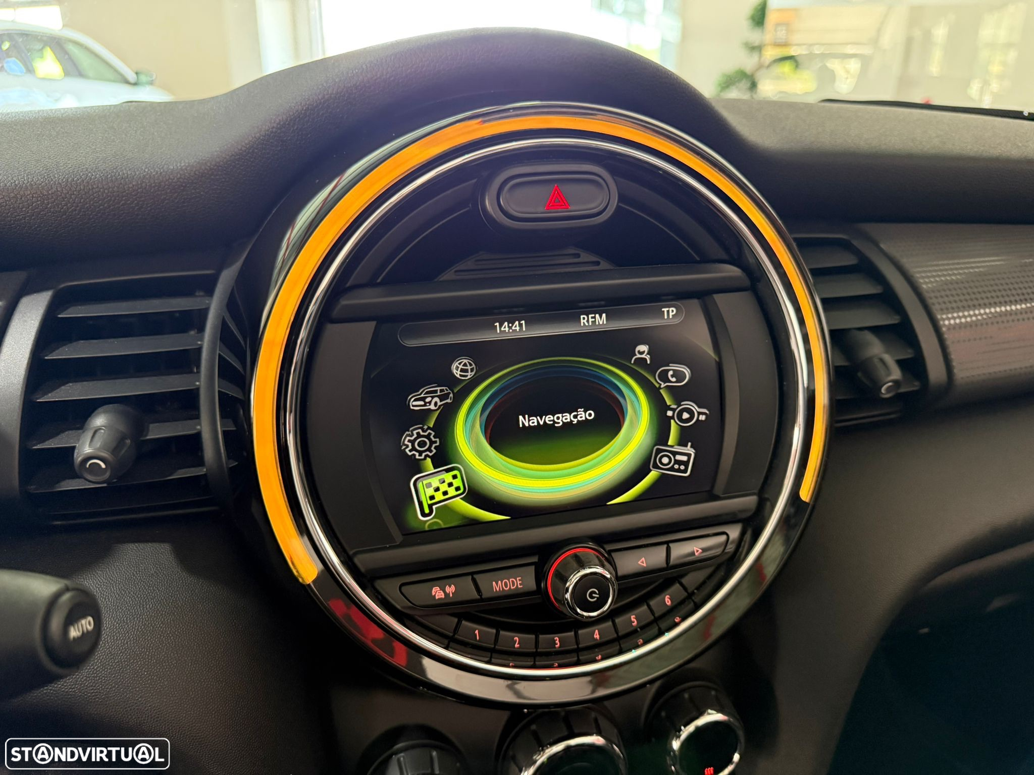 MINI Cabrio Cooper Auto. - 8