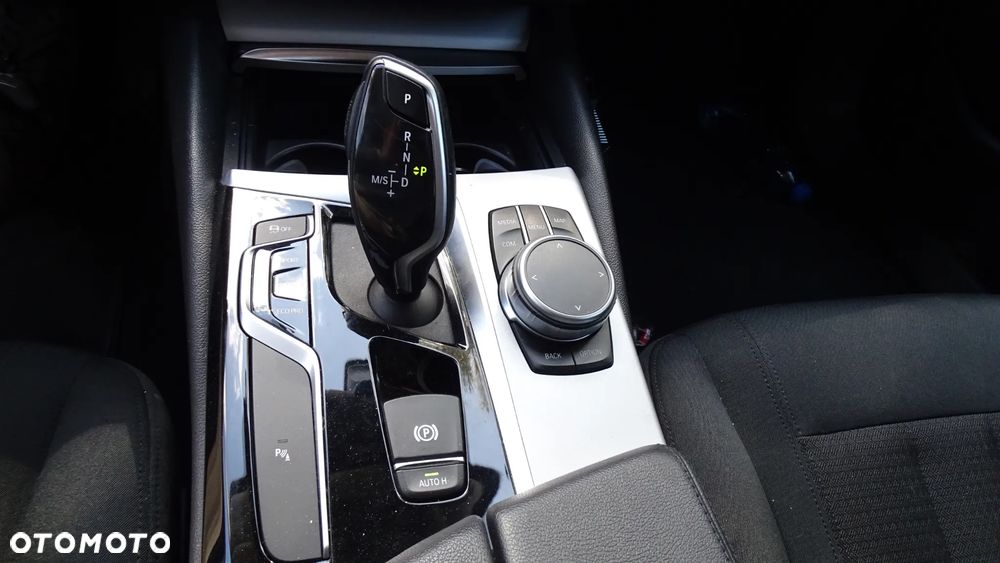 BMW Seria 5 520d xDrive Business Edition - 13