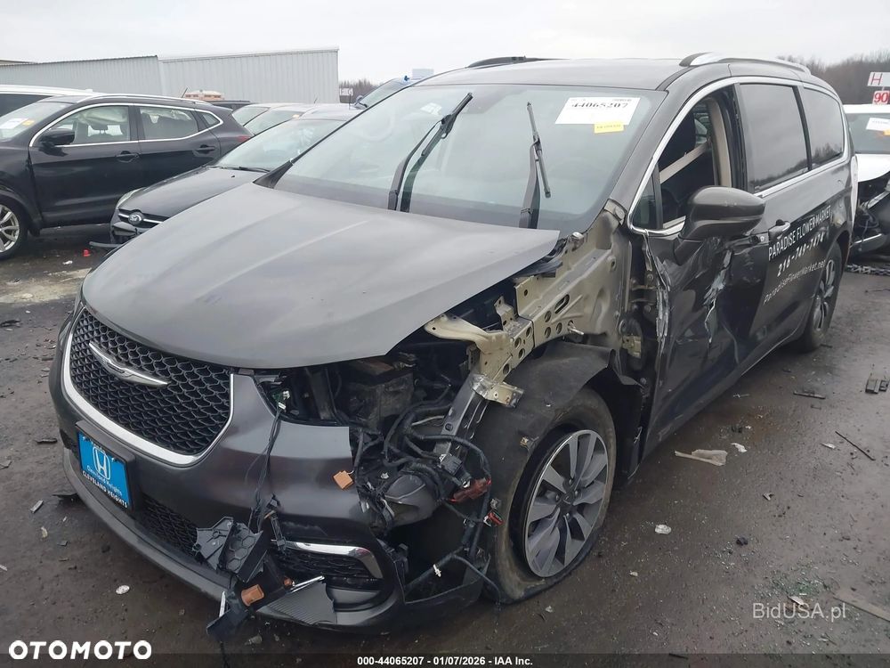 Chrysler Pacifica - 7