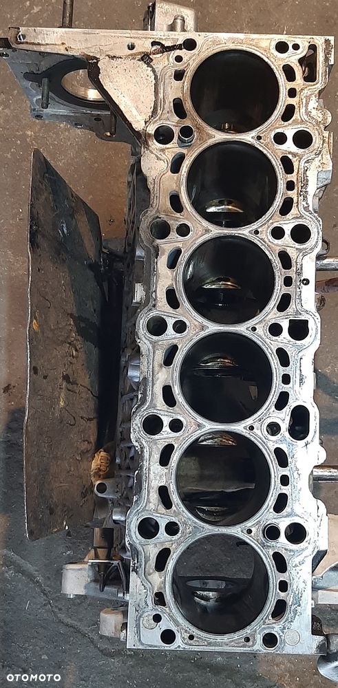 Blok silnika BMW E60 E61 E65 E90 E91 E92 X5 E70 3l.d - 2