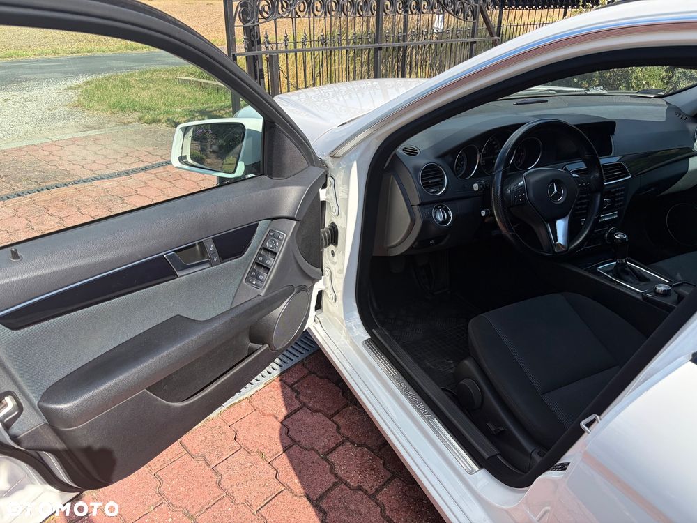 Mercedes-Benz Klasa C 220 CDI BlueEff Classic - 10