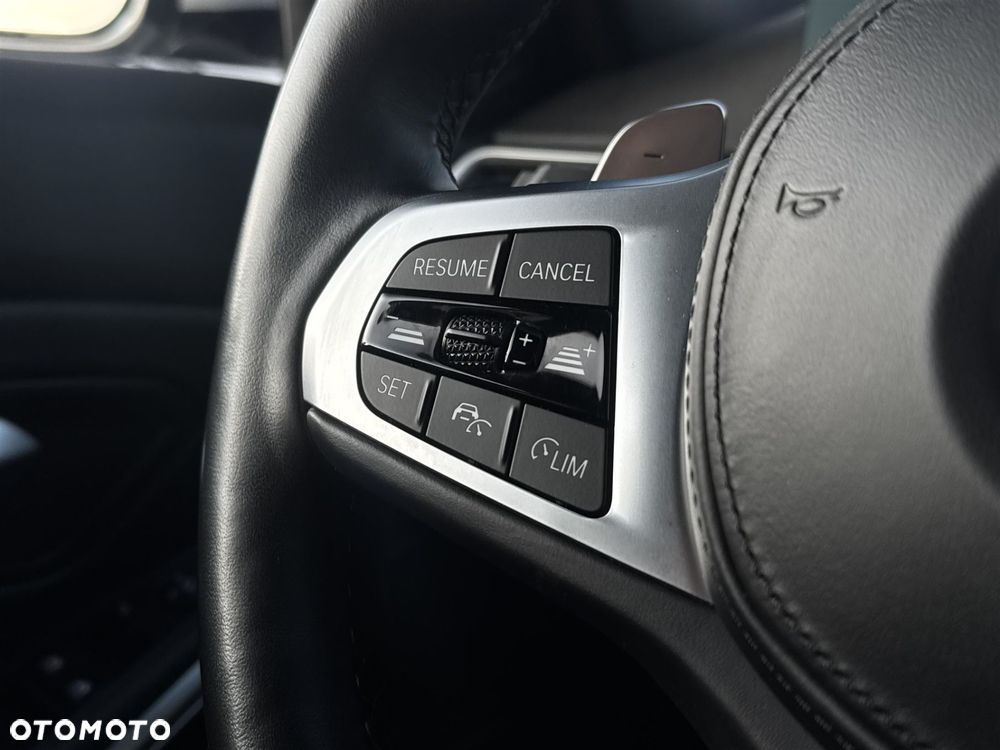 BMW Seria 3 320d xDrive - 17