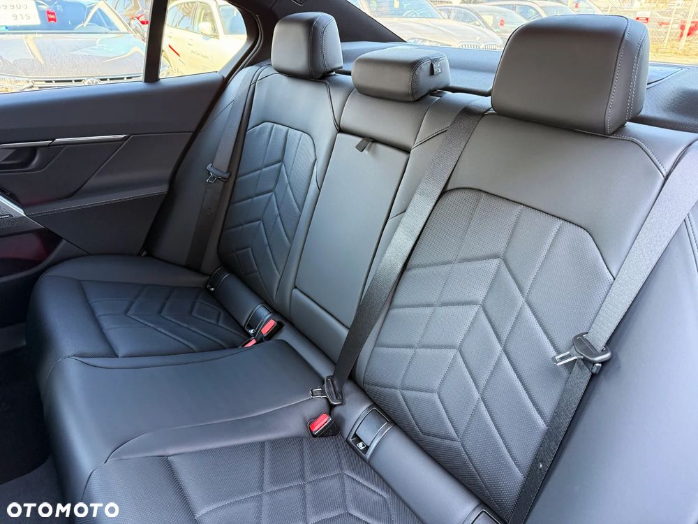 BMW Seria 5 520d - 33