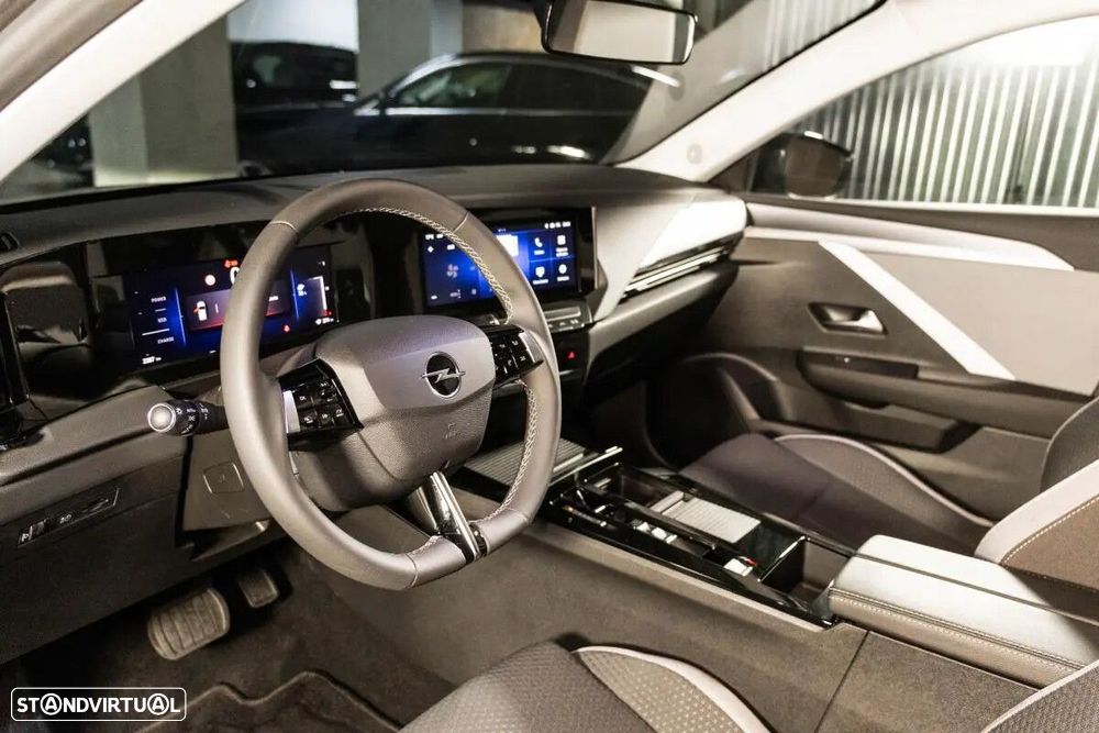 Opel Astra Sports Tourer - 16