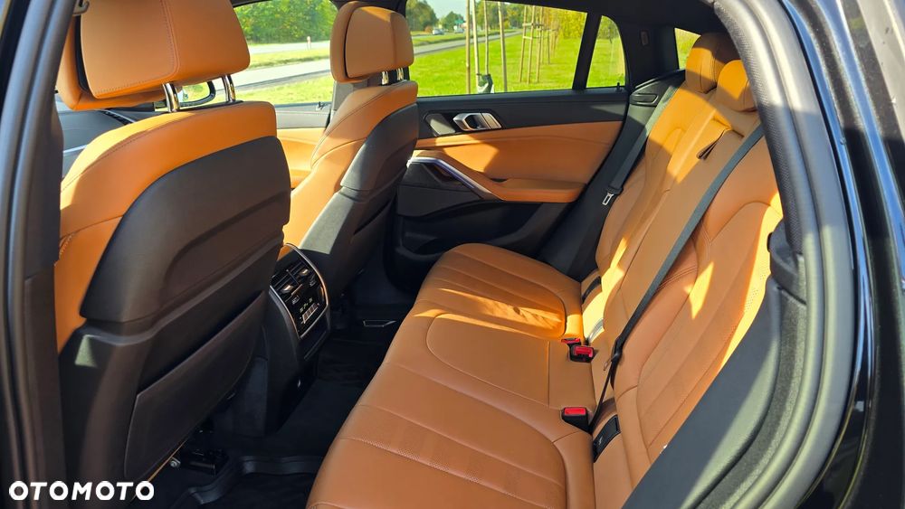 BMW X6 xDrive40d mHEV - 14
