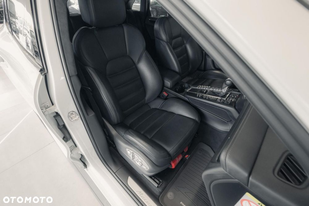 Porsche Macan Turbo - 16