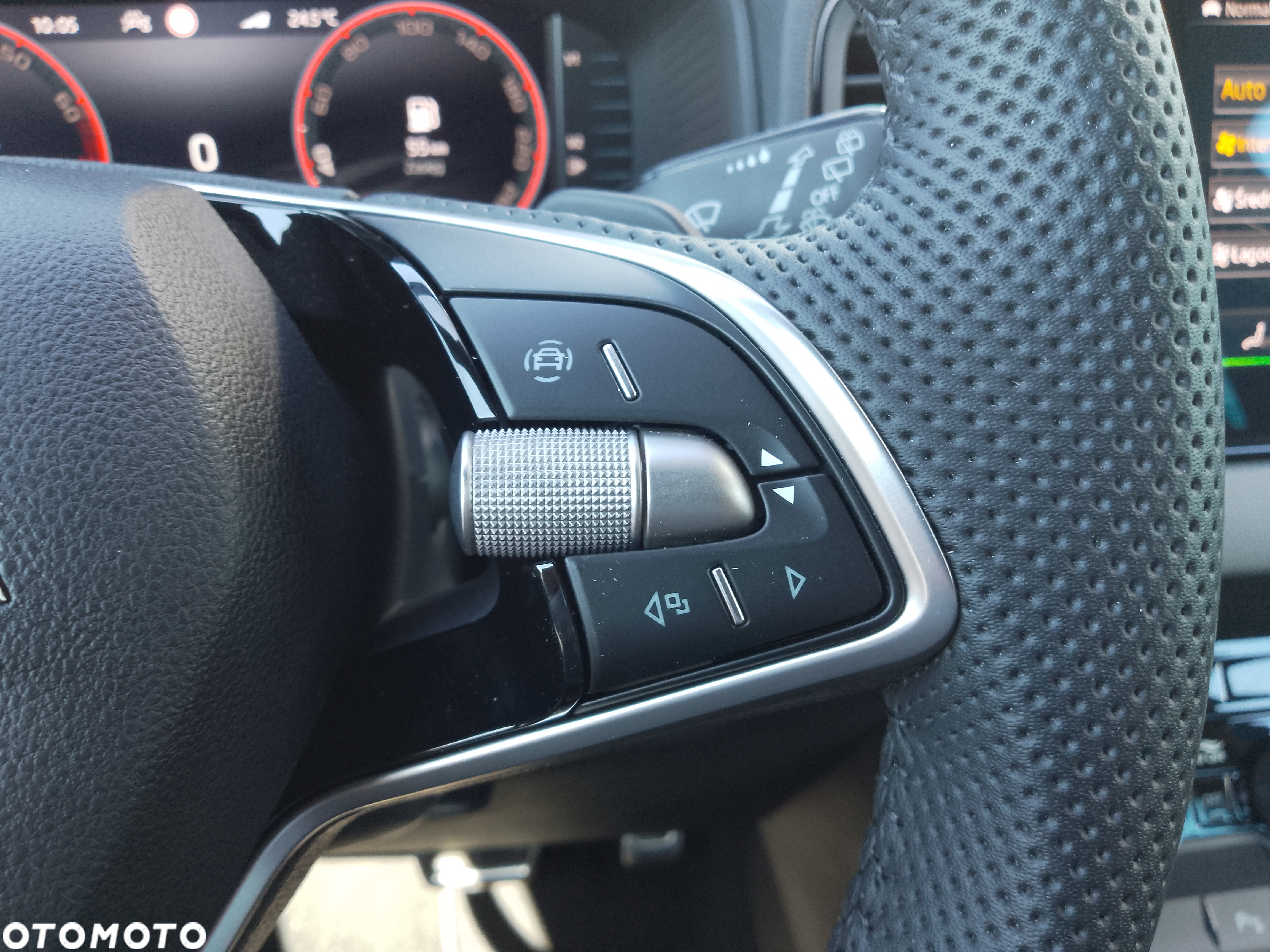 Skoda Karoq 1.5 TSI ACT Sportline DSG - 22