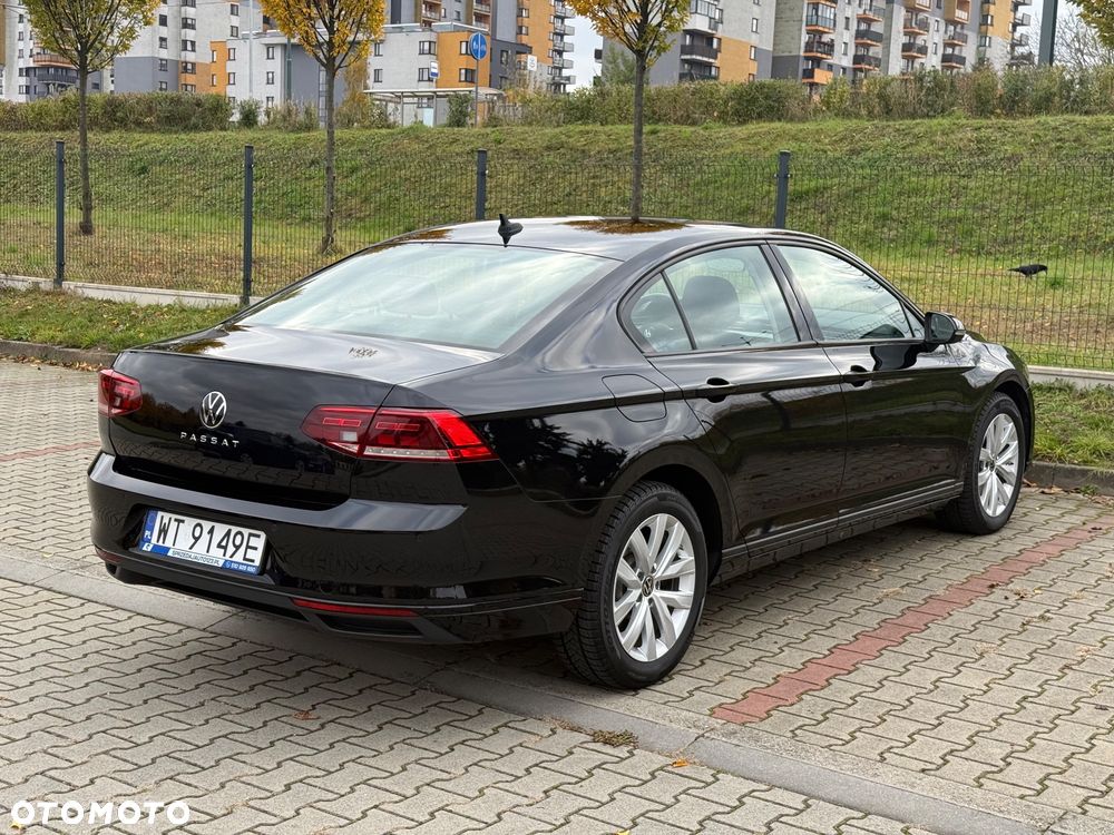 Volkswagen Passat - 4