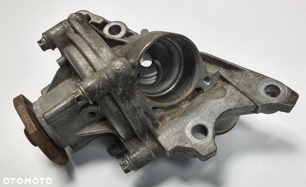PODSTAWA POMPY WODY MERCEDES W245 CDI A6402010001