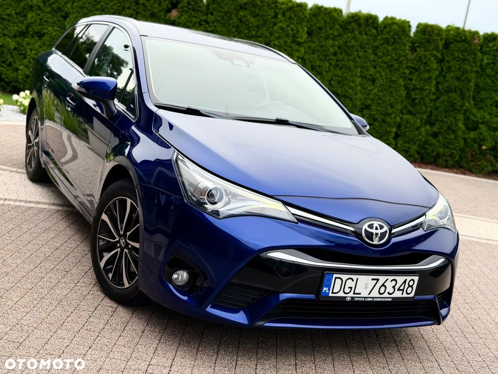 Toyota Avensis 2.0 D-4D Premium - 16