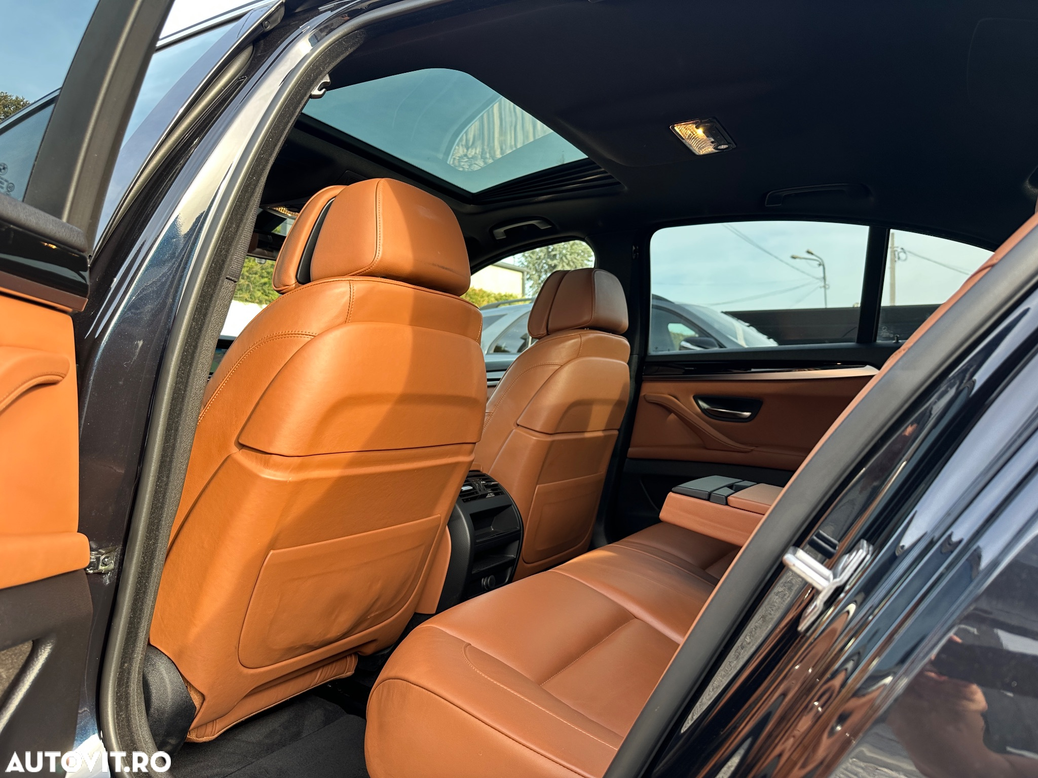 BMW Seria 5 520d AT - 11