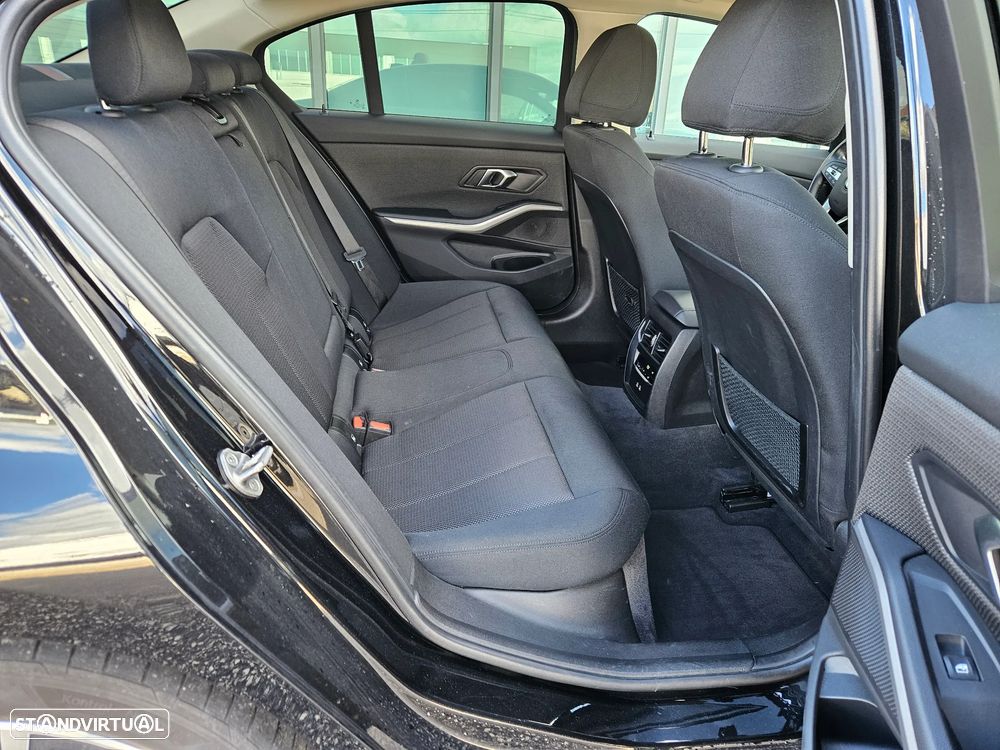 BMW 320 d Auto - 14