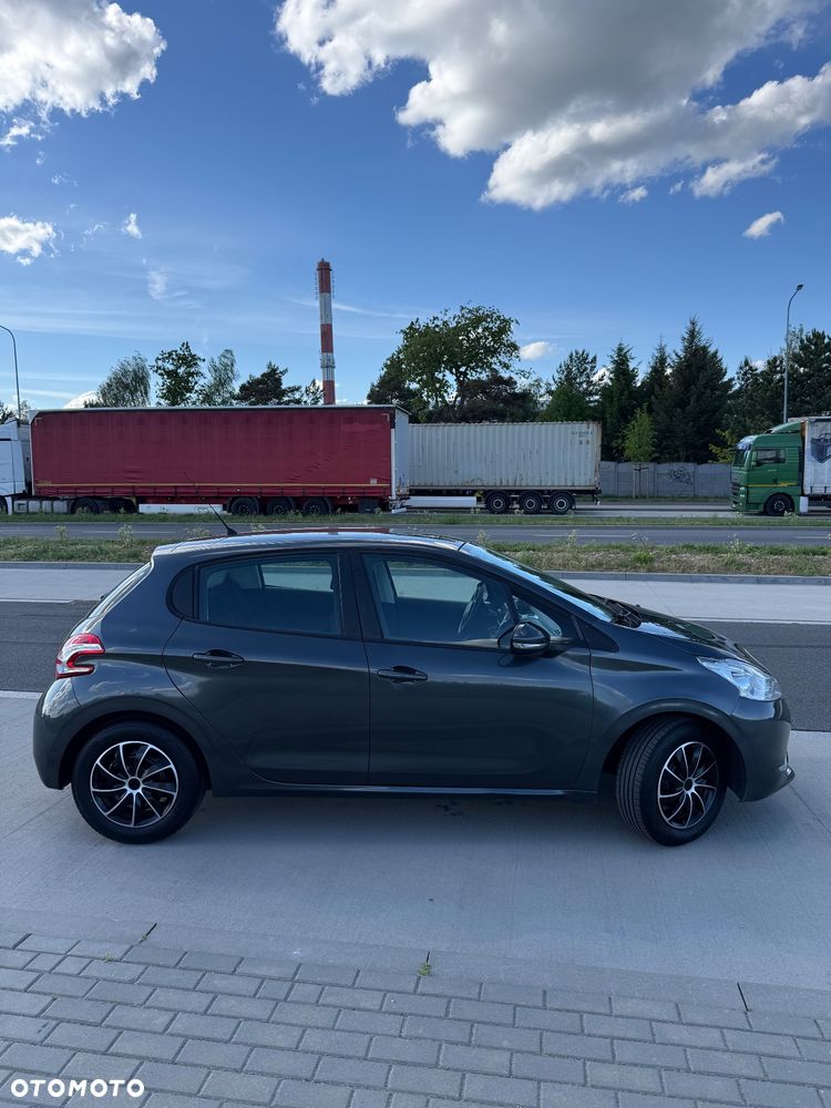 Peugeot 208 - 3