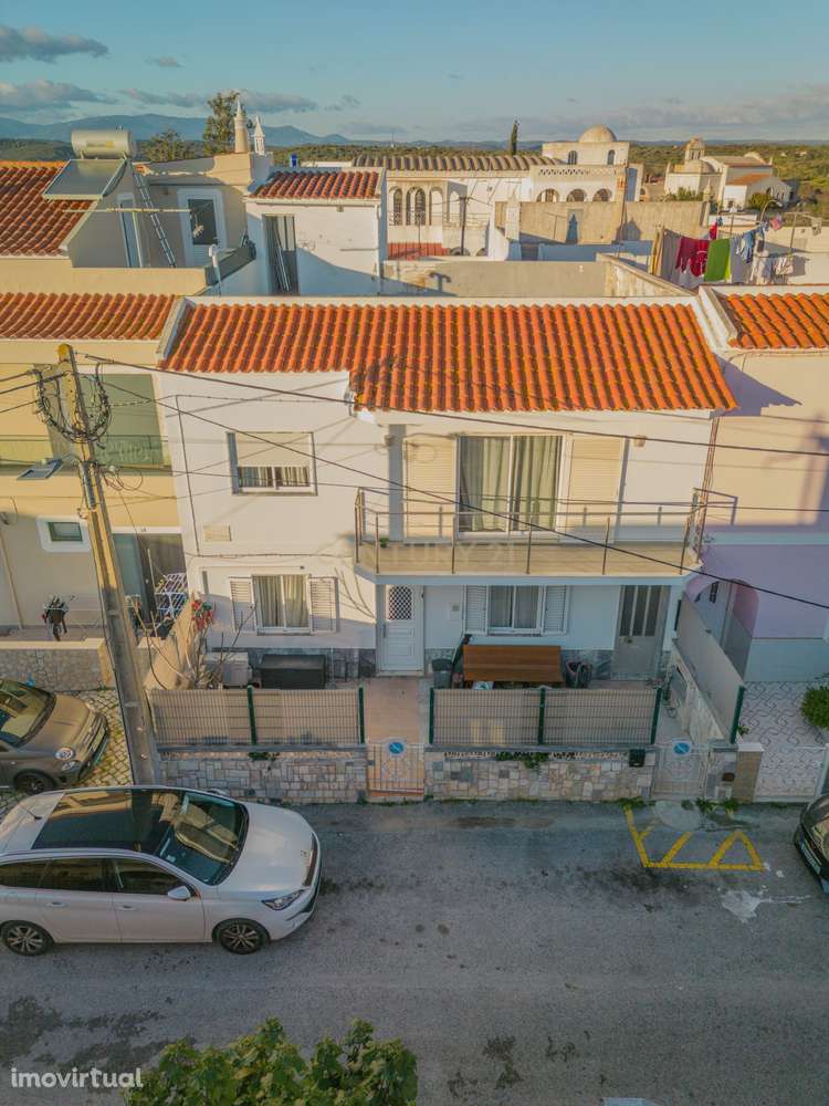 Moradia T3+1 com quintal, terraço, anexo e logradouro em Estômbar – en - Grande imagem: 2/40
