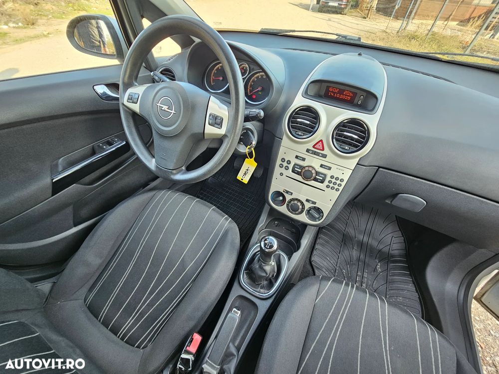 Opel Corsa 1.2i Cosmo - 18