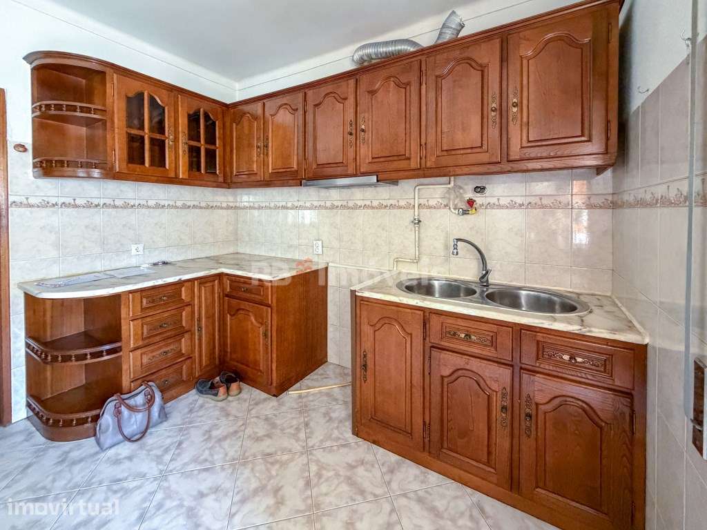 Apartamento T3 no Entroncamento Espaçoso e bem localizado - Grande imagem: 2/27