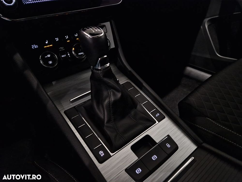 Skoda Superb 2.0 TDI Ambition - 21