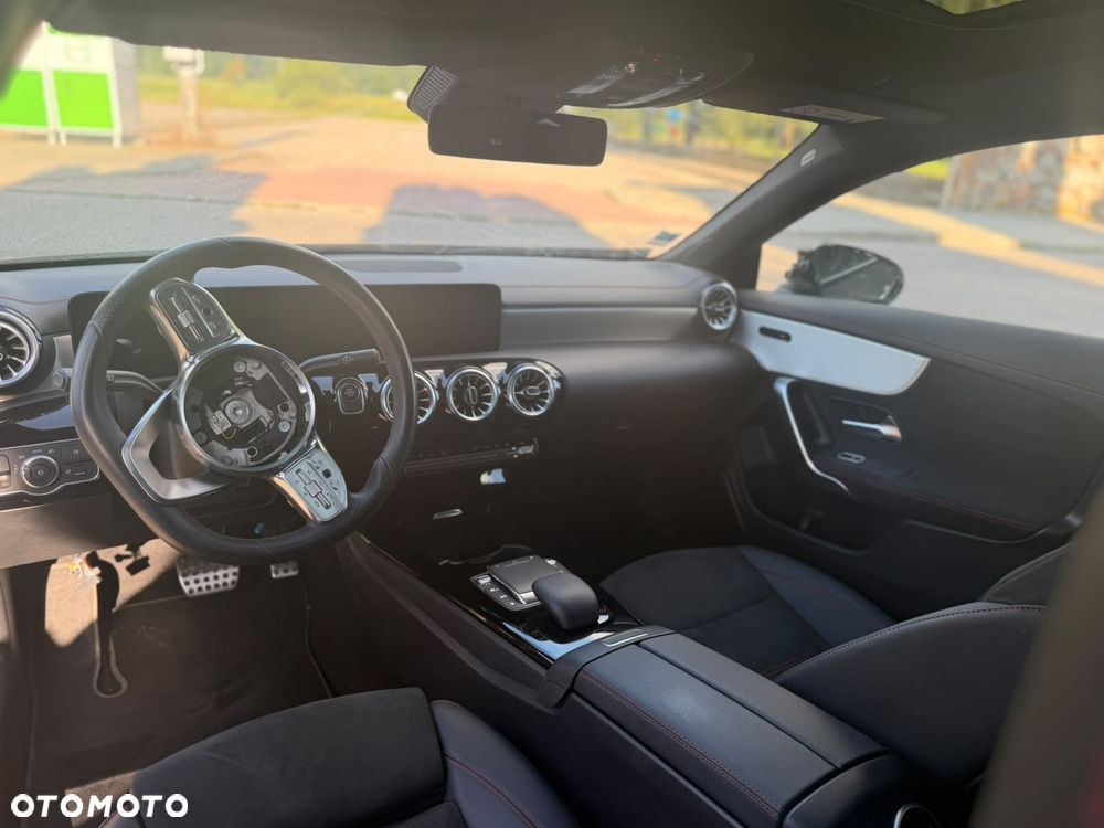 Mercedes-Benz CLA 250 e 8G-DCT AMG Line - 7