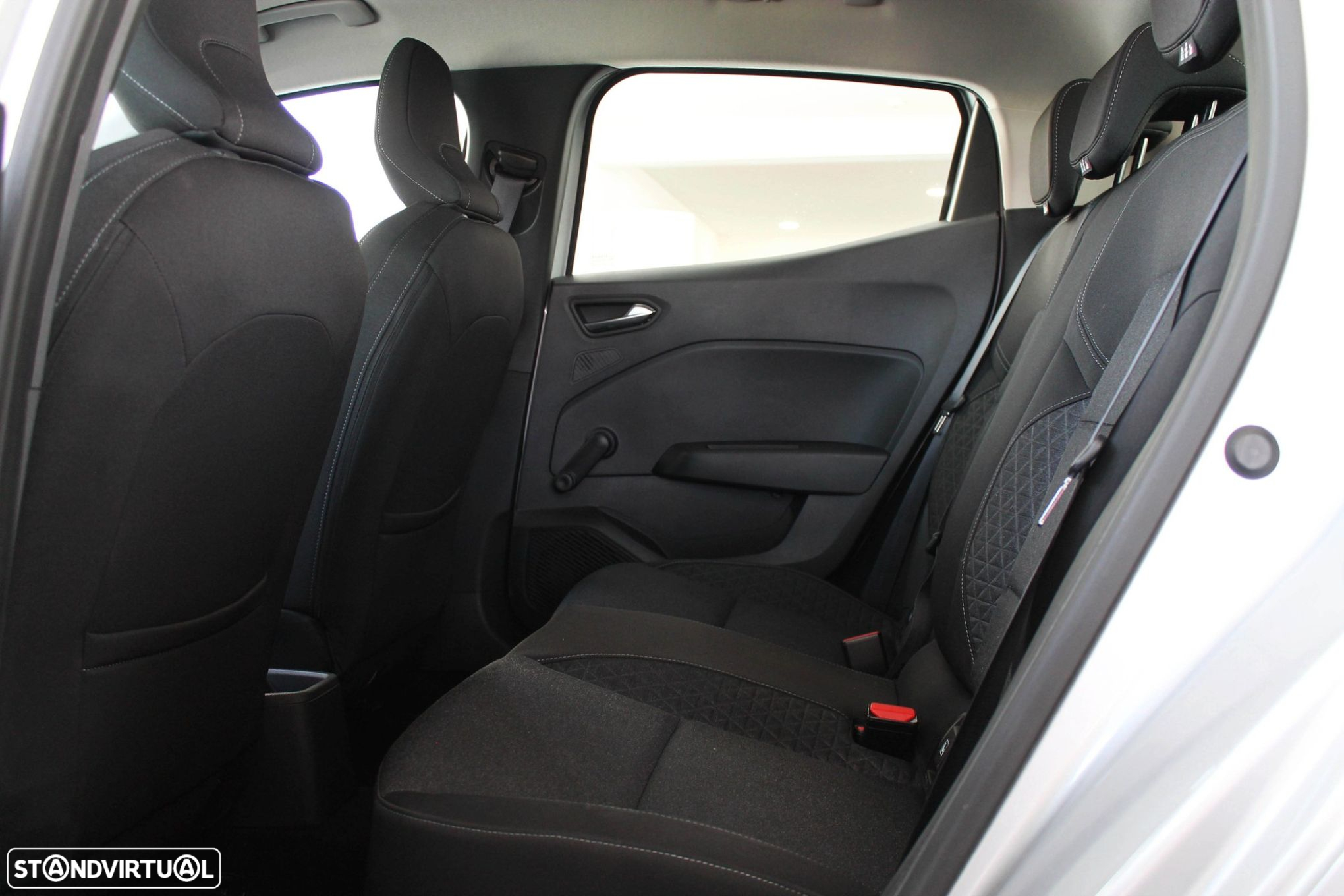 Renault Clio 1.0 TCe Exclusive - 11