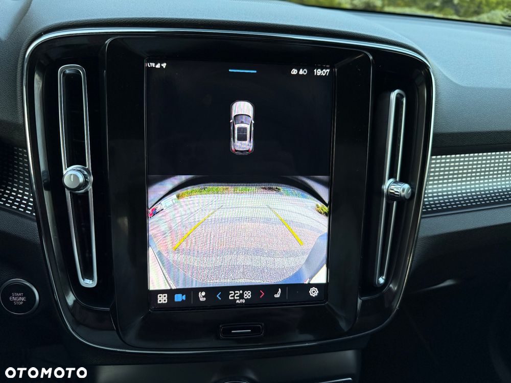 Volvo XC 40 B4 B DKG Plus Black Edition - 32