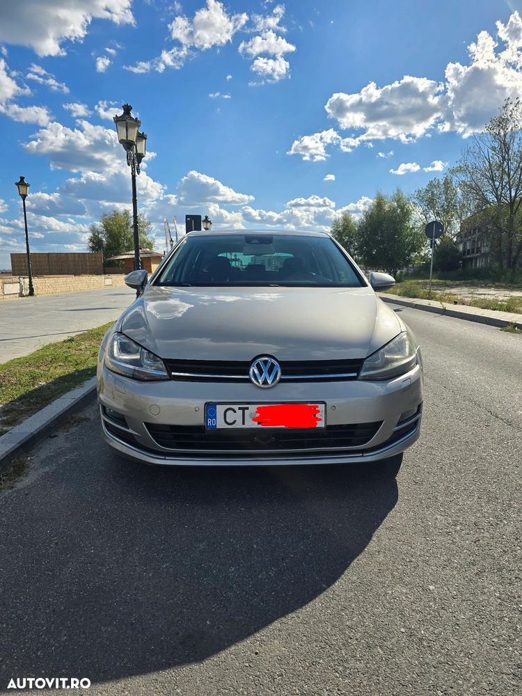 Volkswagen Golf - 5