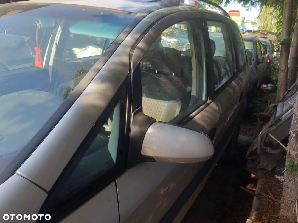 Auto na części - Opel Zafira 116KM benzyna 1999 Silnik Skrzynia Drzwi Maska Klapa Błotnik Zderzak Lampa Szyba Klamka Lusterko Deska Kokpit - 6