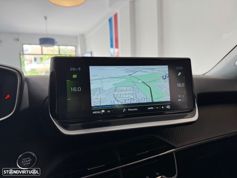 Peugeot 2008 1.2 PureTech Allure EAT8 - 17