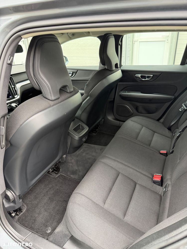 Volvo V60 D3 Momentum Core - 8