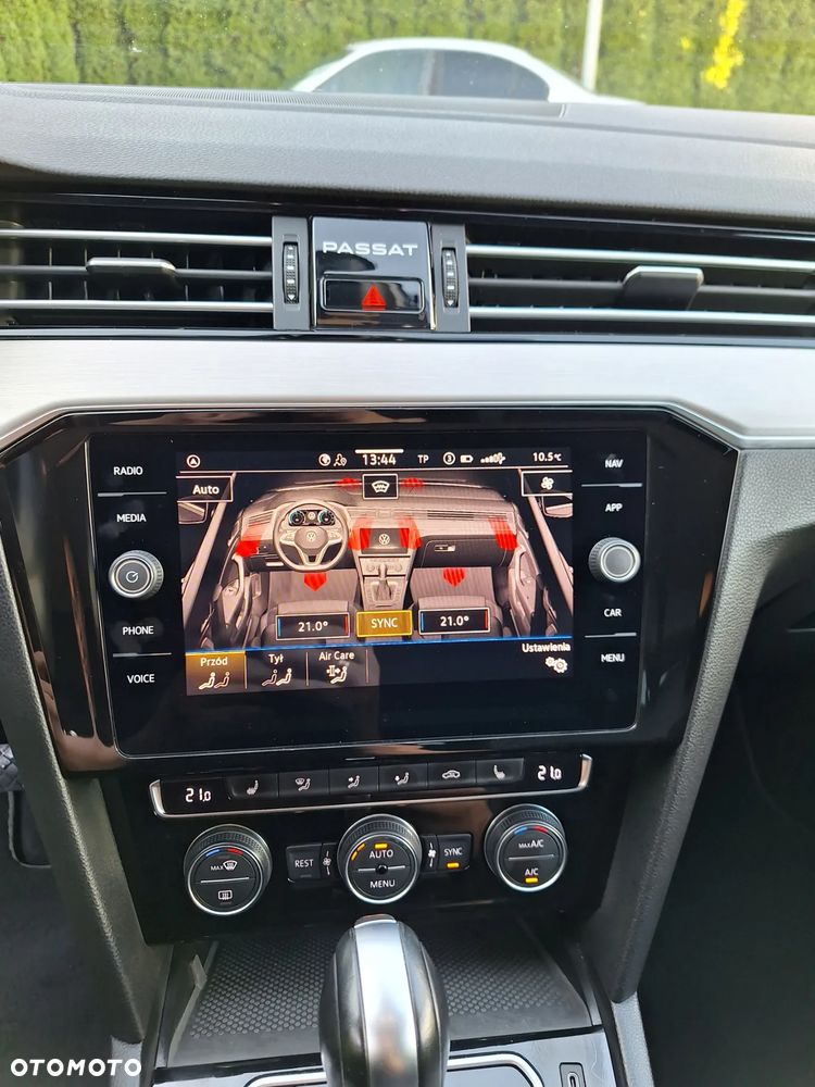 Volkswagen Passat 2.0 TDI SCR Elegance DSG - 18