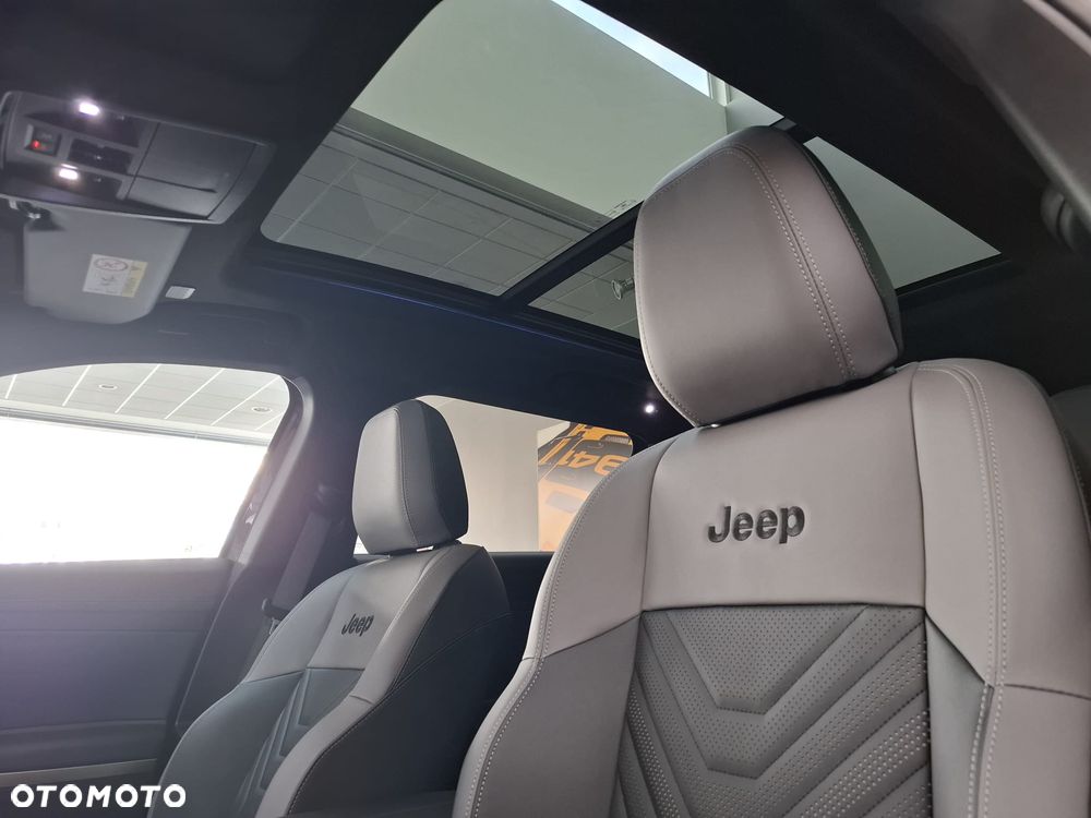 Jeep Compass 74 kWh First Edition - 18