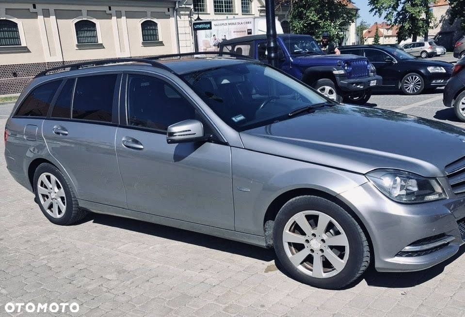 Mercedes-Benz Klasa C 200 CDI BlueEff Classic - 3