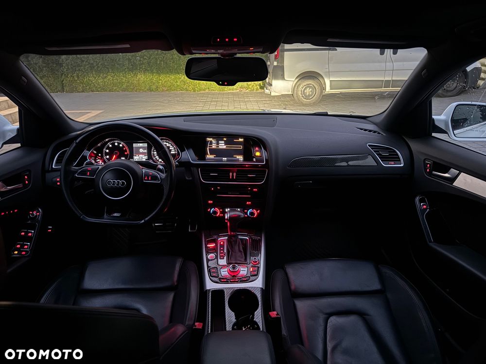 Audi A4 Limousine - 8