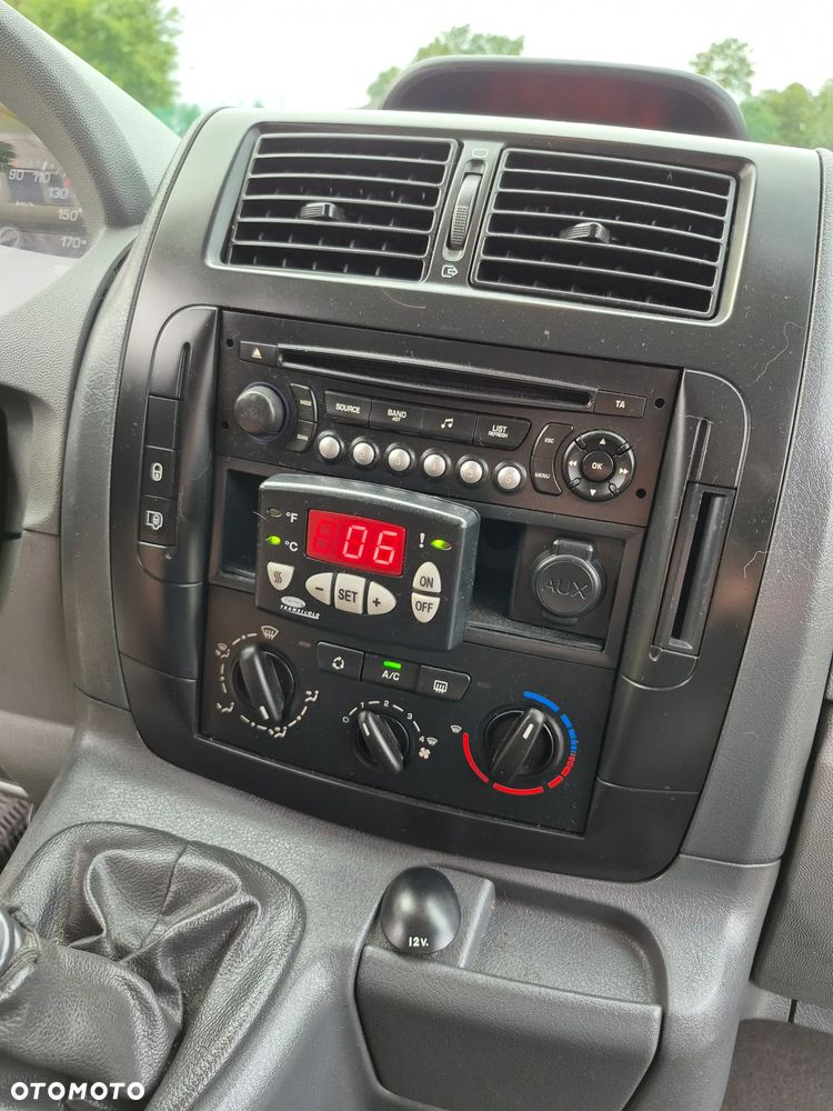 Peugeot EXPERT - 11