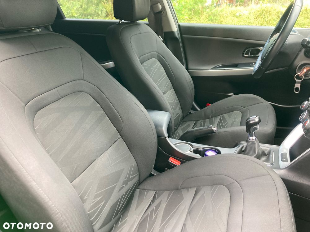 Kia Ceed 1.6 GDI SW ISG Dream-Team Edition - 12