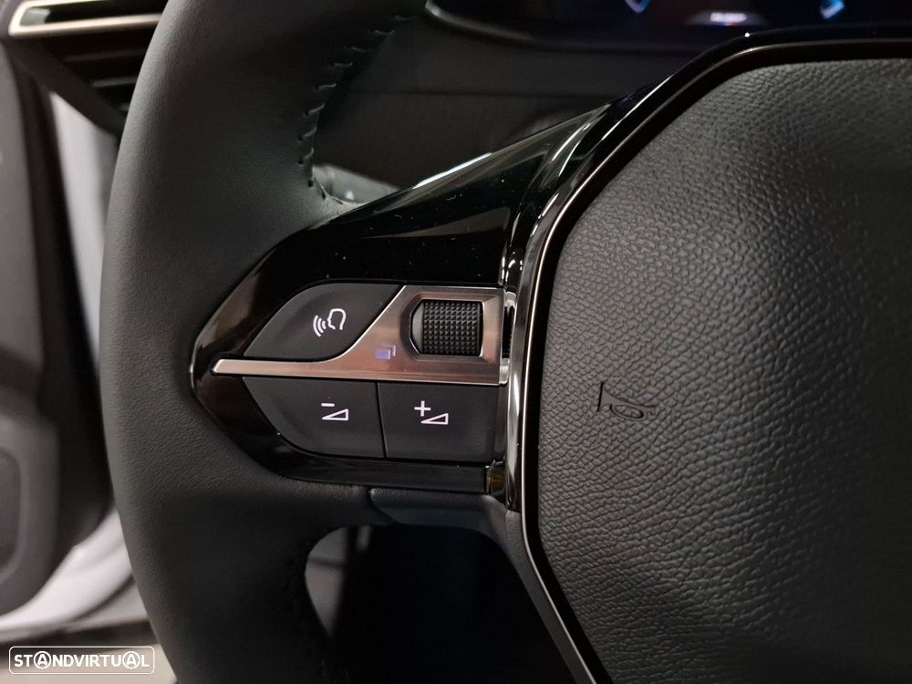 Peugeot 2008 1.2 Allure - 12