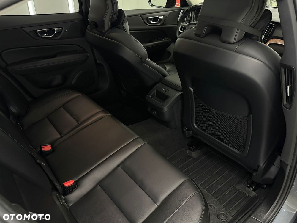 Volvo S60 T6 AWD Momentum Pro - 11