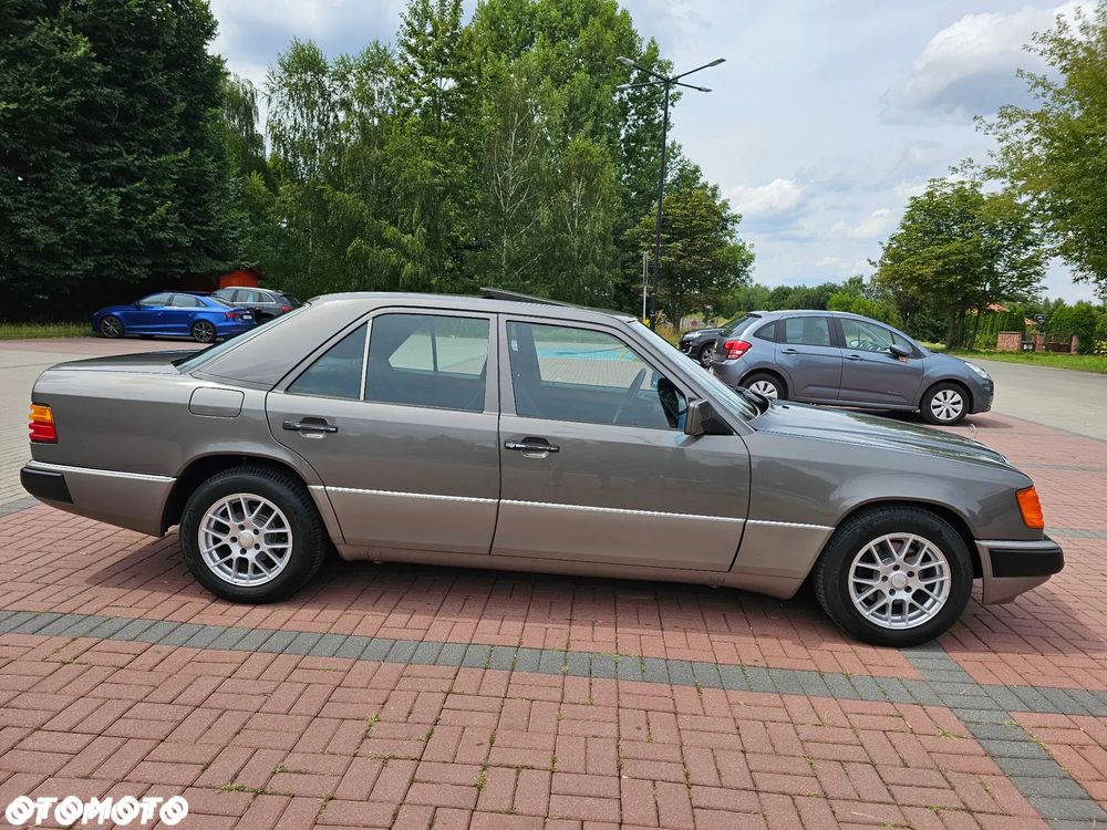 Mercedes-Benz W124 (1984-1993) ver-standard - 6