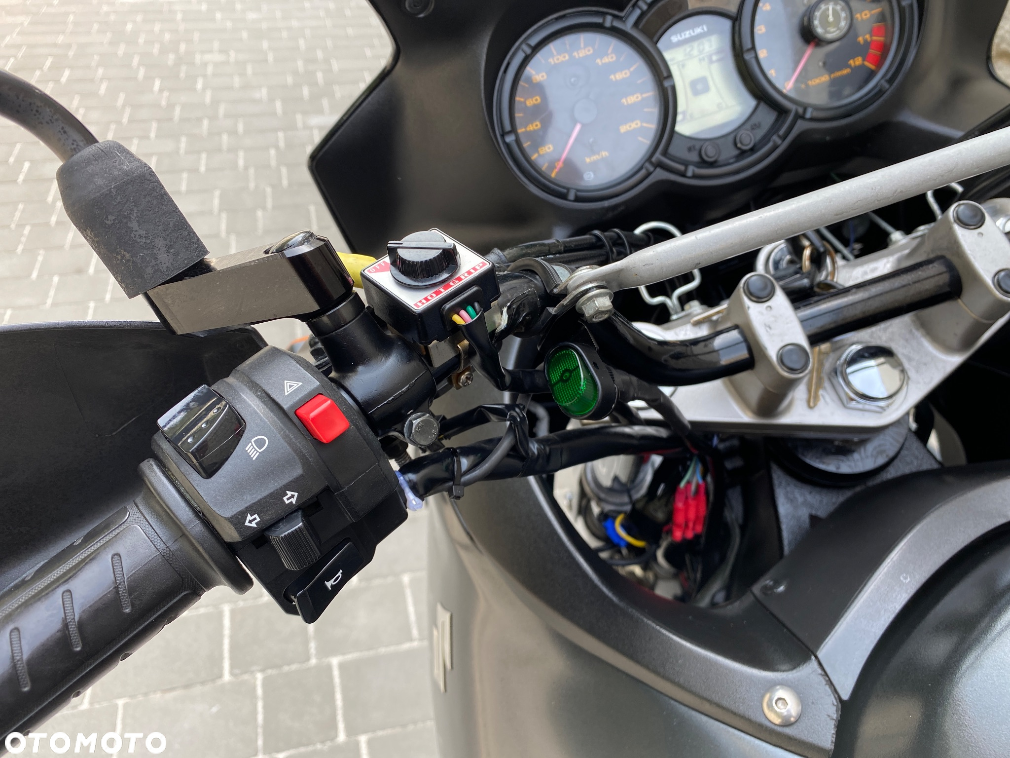 Suzuki V-STROM - 11