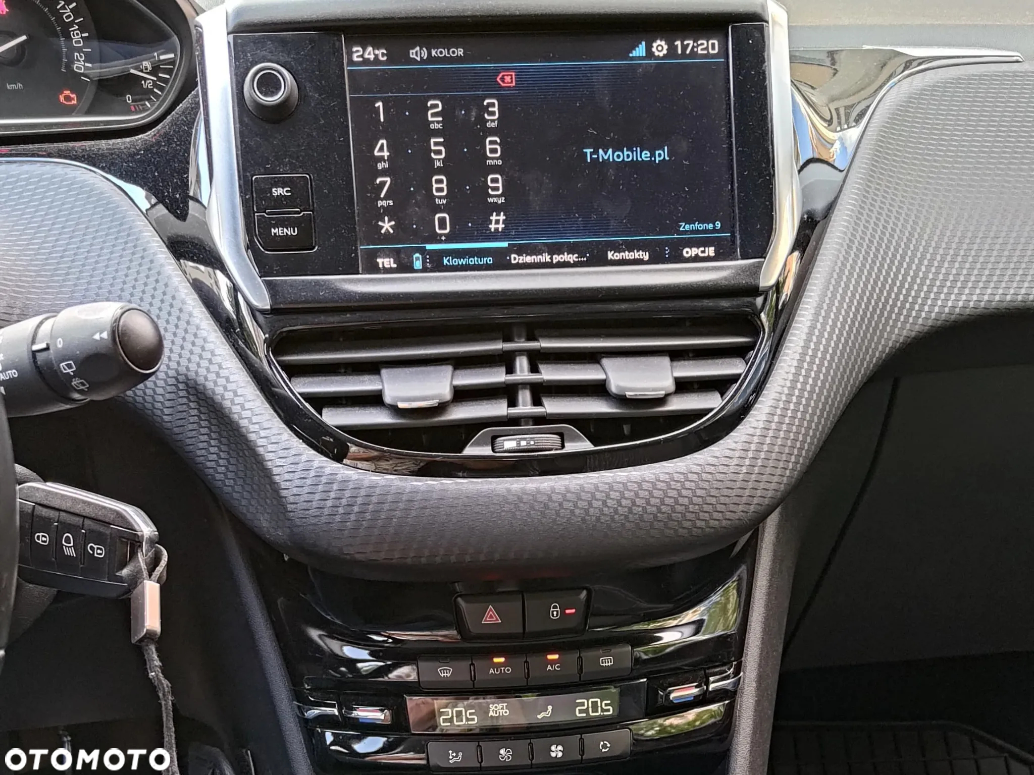 Peugeot 208 - 11