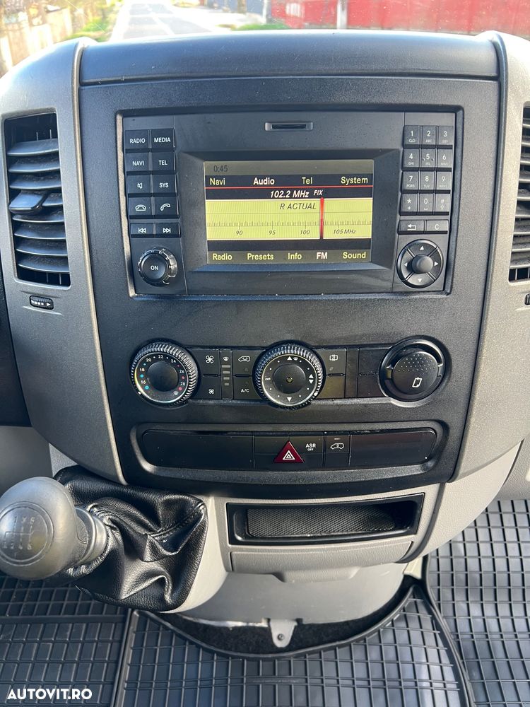 Mercedes-Benz Sprinter - 9